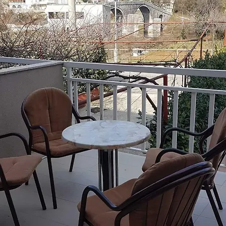 Apartmani Most アパート トレビニエ